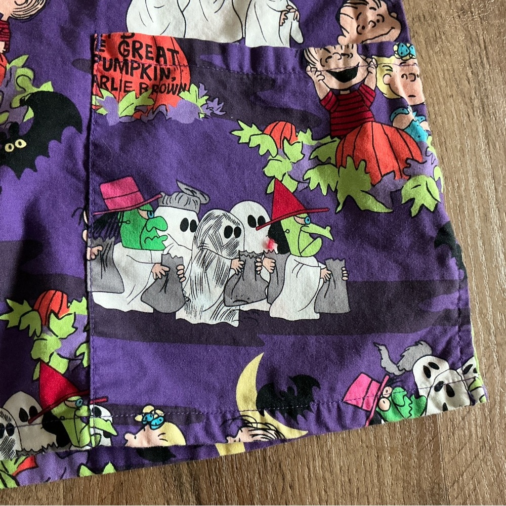 Halloween Scrub Top Lot Size XL Pooh Snoopy Peanuts Great Pumpkin Disney Unisex - Picture 9 of 16